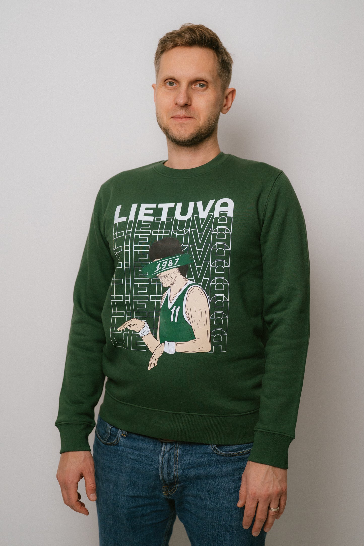 11 | Džemperis be gobtuvo